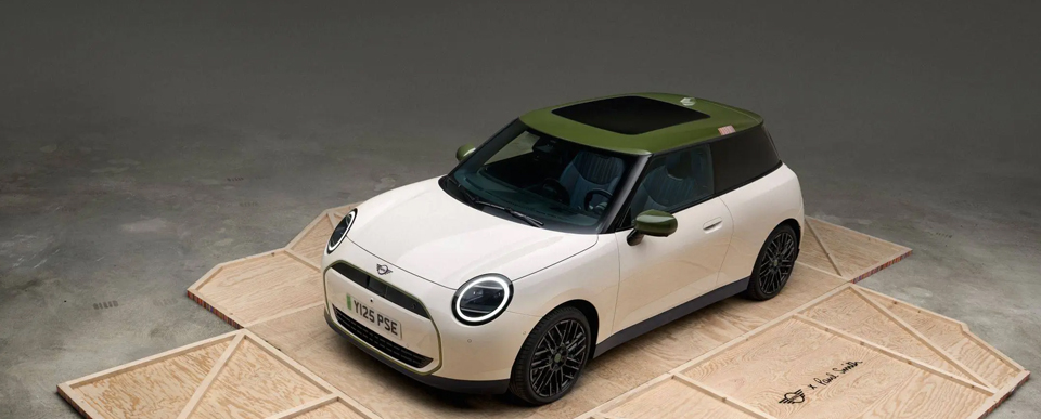 "迷你至简"又多元个性，可以入手的PAUL SMITH设计师款MINI汽车广州亮相