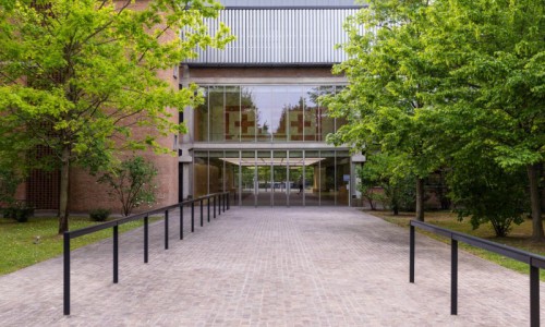 Max Mara 女性艺术奖开启全球巡回，首站落地印尼雅加达MACAN博物馆