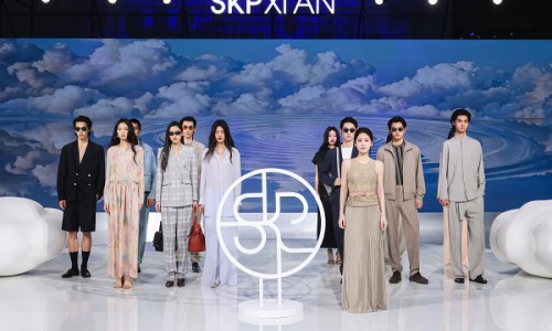 费加罗x西安SKP 春季焕新：张碧晨惊喜空降西安SKP「云镜春日」大秀